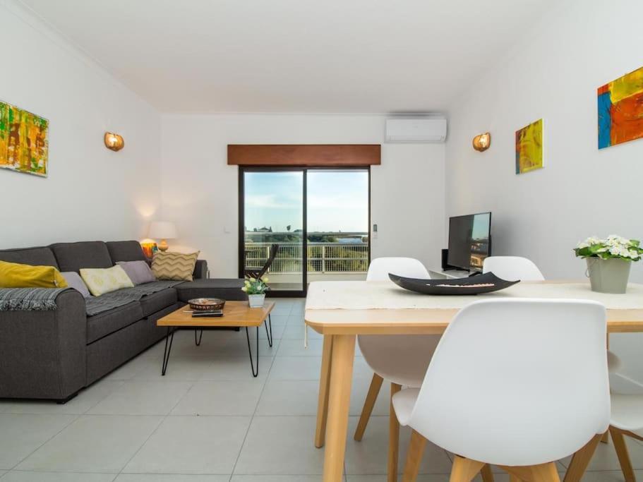 Central Apartment - Pool And Sea View & Albufeira Center エクステリア 写真