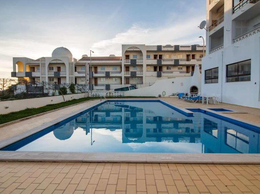 Central Apartment - Pool And Sea View & Albufeira Center エクステリア 写真
