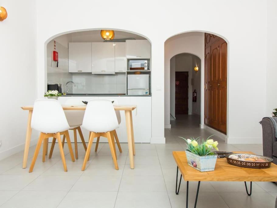 Central Apartment - Pool And Sea View & Albufeira Center エクステリア 写真